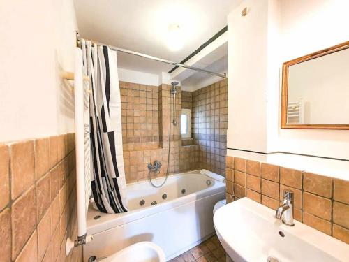 Cozy Apartment in Pigneto up to 4