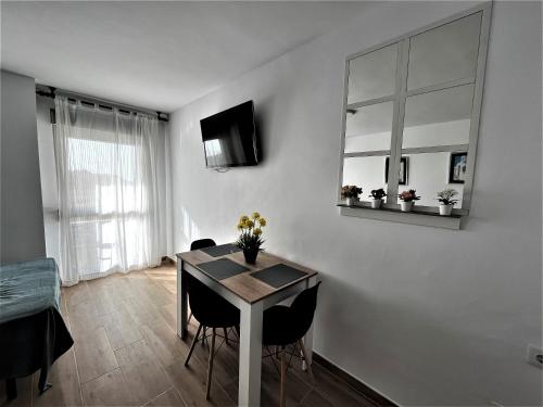 VER7 - Top-Floor Studio with Sea-View Terrace and Pool - Renovated, AC, Lift