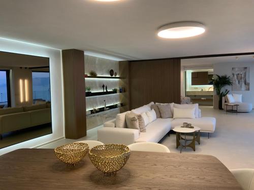 Ruang duduk di Mystique Luxury Suite