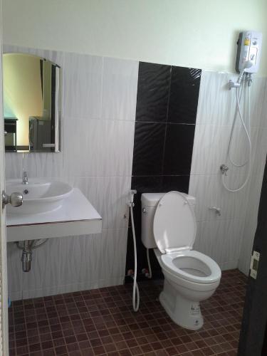 Koupelna v ubytování Bansappoori