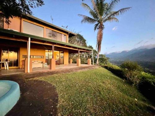 Lush mountain private house