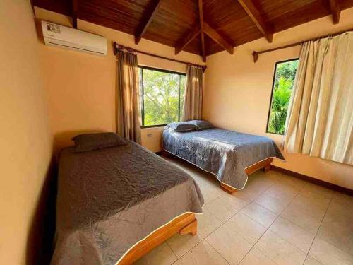 Lush mountain private house – Photos 4
