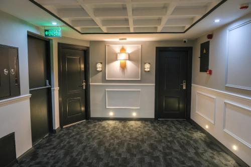 ArnavutköyにあるPlus Hotel & Private Transportation İstanbul Airport-By Loftのギャラリーの写真
