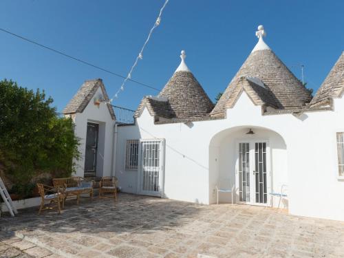Holiday home Trullamia with pool near Cisternino