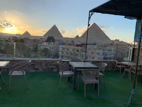 Happy Friends pyramids – Photos 3