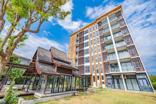 Bangunan di mana terletaknya aparthotel ini