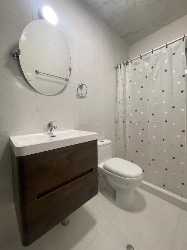 Ένα μπάνιο στο 17 Dpto con inmejorable ubicación Miraflores