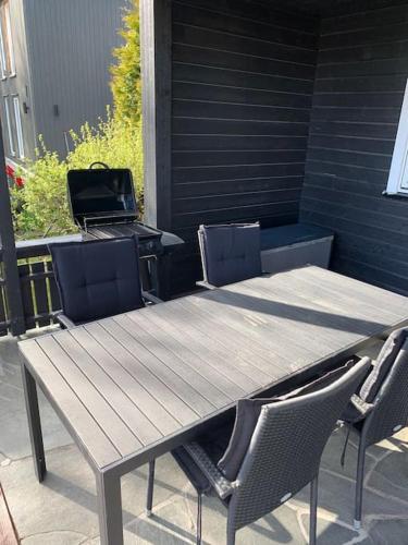 Gallery image of Quiet, centrally-located apartment, parking included in Molde