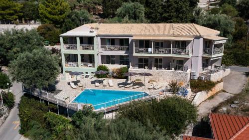 Πισίνα στο ή κοντά στο Rouda Village