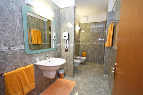 A bathroom at Hotel Panoramic Montepulciano