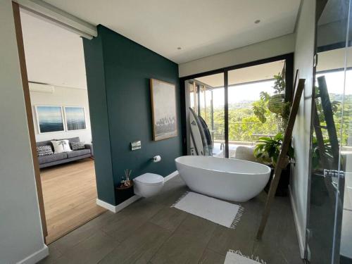 Bathroom sa Designer Home in North Coast Secure Estate