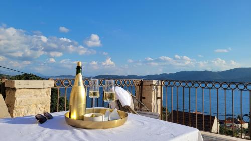 The Captain's House, Viganj