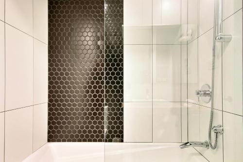 Bilik mandi di LE 319 Canardière