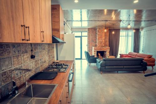 Kuchyň nebo kuchyňský kout v ubytování Villa In Didveli