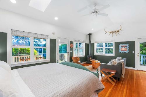 Katil atau katil-katil dalam bilik di The Hammersley Luxury Waterfront Estate!