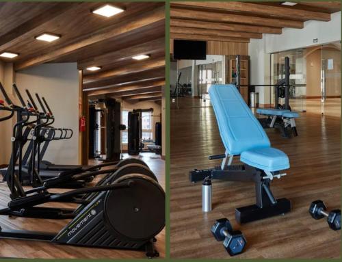 dos fotos de un gimnasio con cinta de correr y bicicleta estática en Buona Vitta Resort & Spa, en Gramado