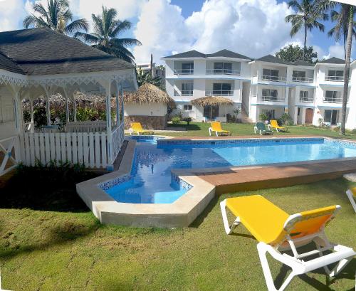 Bazén v ubytování Costarena Beach Hotel nebo v jeho okolí