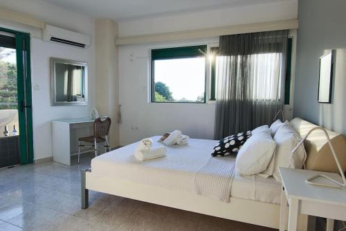 Christos Apt - City Center w/ Royal Garden View