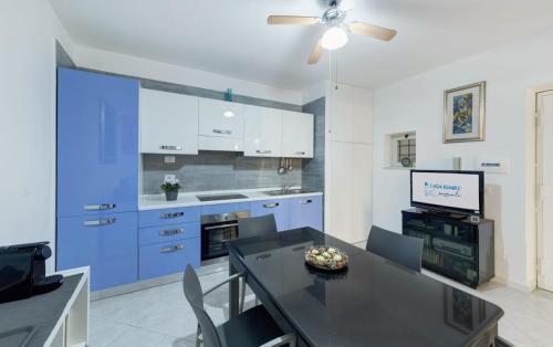 Η κουζίνα ή μικρή κουζίνα στο casa Klaire Pozzuoli