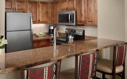 Vail StreamSide - 2 Bed / 2 Bath / Kitchen & Dinning – Photos 2