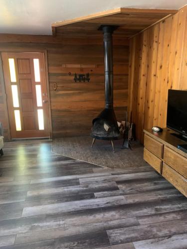The Tamarack Lodge – Photos 2