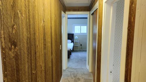 カナンデーグアにあるEntire Home - 4 Bedroom - Canandaigua - Steps Off Downtown - Walking distance to Restaurants, Shops, Breweries & Pubsのギャラリーの写真