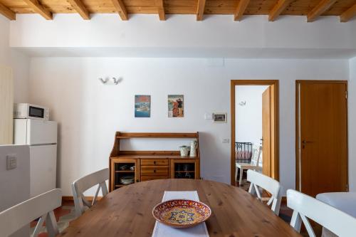 Dapur atau dapur kecil di Casa al Borgo Como lake