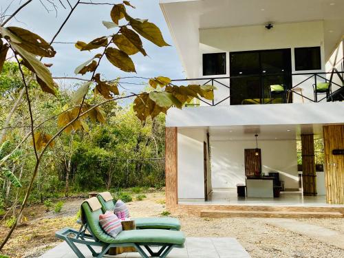 Φωτογραφία από το άλμπουμ του Casa Natura 360, secteur Tamarindo, piscine, yoga, gym, jungle et paix σε Cañafístula