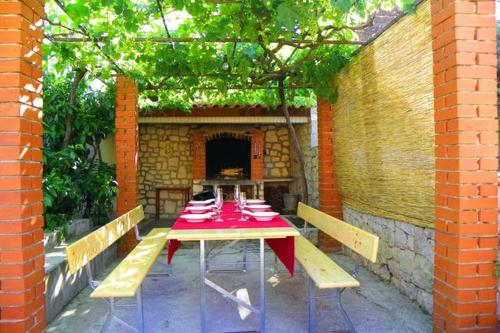 Apartments with parking space Mavarstica, Ciovo - 12435