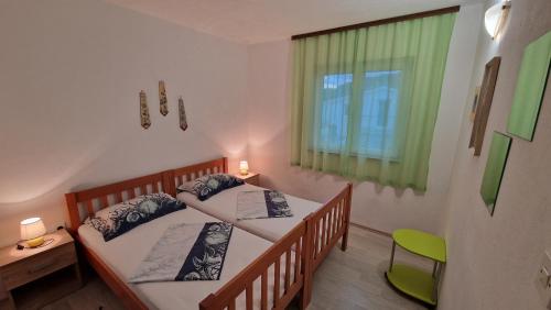 Apartments with parking space Mavarstica, Ciovo - 12435