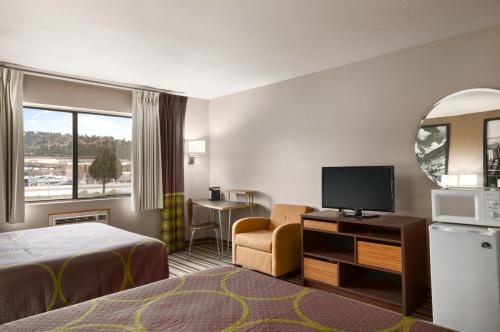 Postel nebo postele na pokoji v ubytování Super 8 by Wyndham Durango