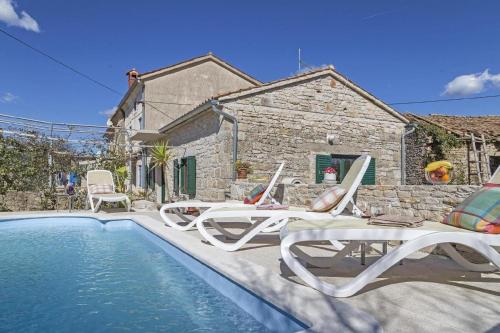 Ferienhaus mit Privatpool für 4 Personen 1 Kind ca 60 m in Rakalj, Istrien Bucht von Raša