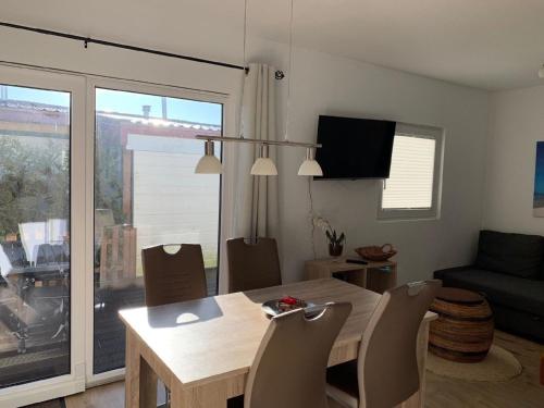 Wunderschönes Ferienhaus in Wervershoof mit Sonniger Terrasse