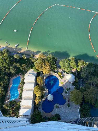 an overhead view of the arch of the gateway arch at Sky Beach Pattaya in North Pattaya