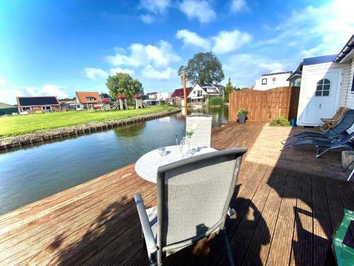 Ferienhaus in Wervershoof mit Grill, Garten und Terrasse