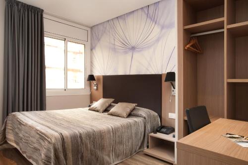 Gallery image of Hostal Centric in Barcelona