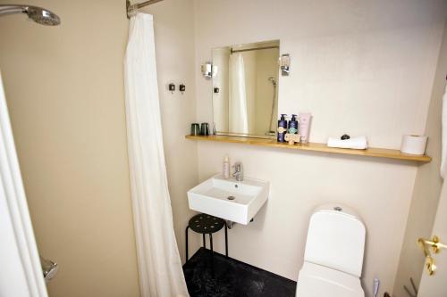 Un baño de Gl. Brydegaard