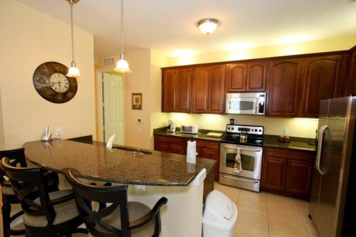 A kitchen or kitchenette at IT289 - Vista Cay Resort - 3 Bed 2 Baths Condo