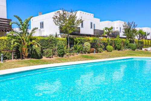 LITORAL COSTA DORADA - LAS PALMERAS Only families