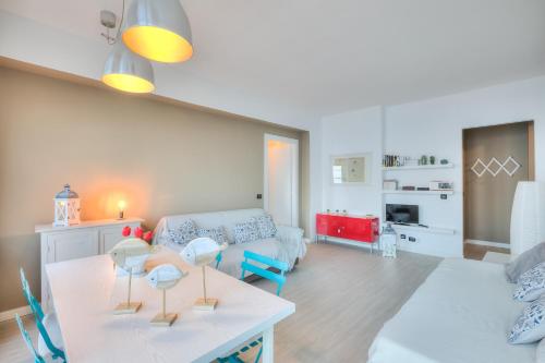 La Casa Al Sole sea view 400mt from sea - Happy Rentals