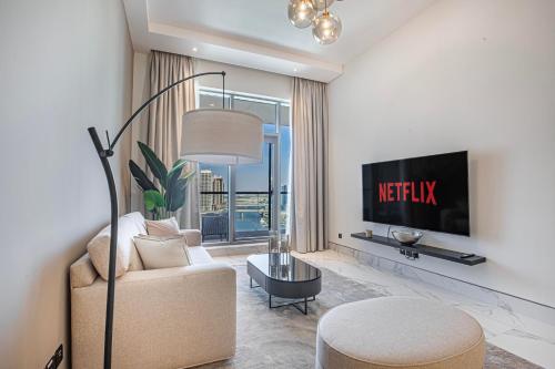 Daniels Canal View 1BR at J One Business Bay