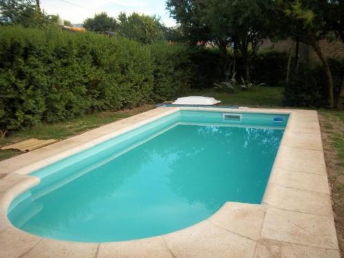 Bazén v ubytování Cabaña Arroyo de los Patos nebo v jeho okolí