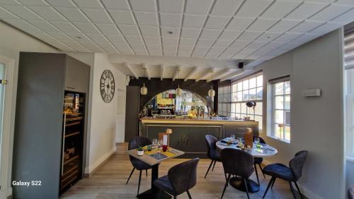 Εστιατόριο ή άλλο μέρος για φαγητό στο HOTEL RESTAURANT NORMAND non étoilé ambiance familiale hotel de charme