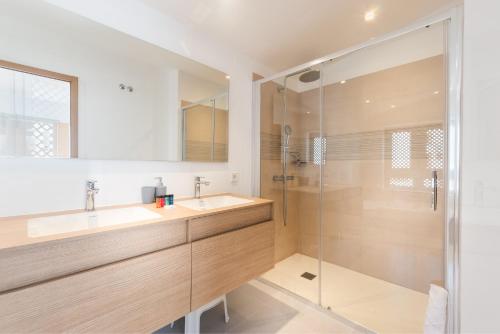 Ένα μπάνιο στο Colinas - Bentor 3,4 PENTHOUSE POOL VIEW & JACUZZI