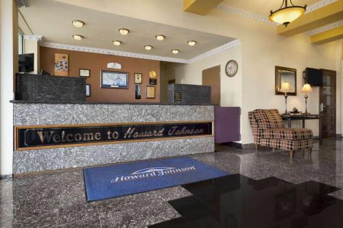 The lobby or reception area at Howard Johnson by Wyndham Oklahoma City OKC Airport, Fairgrounds, I40