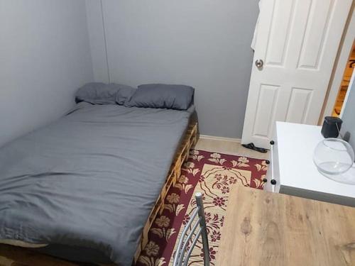 Postel nebo postele na pokoji v ubytování Private Room in Istanbul #115