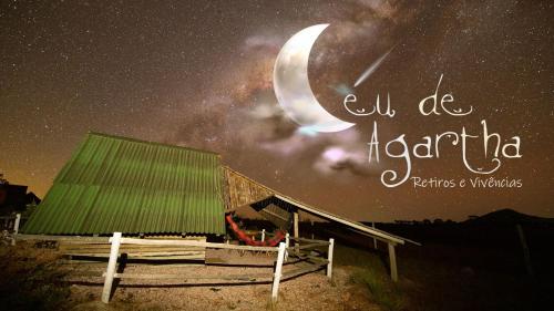 a picture of a crescent moon in the sky at CÉU DE AGARTHA Retiros e Vivências in Alto Paraíso de Goiás