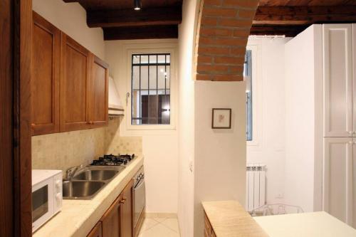 A kitchen or kitchenette at Ca' de l'Anzolo
