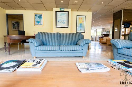 Gallery image of Adonis Cannes - Hôtel Thomas in Le Cannet