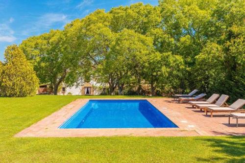 Bazén v ubytování Masia 1612 Muy cerca de las playas Costa Brava nebo v jeho okolí